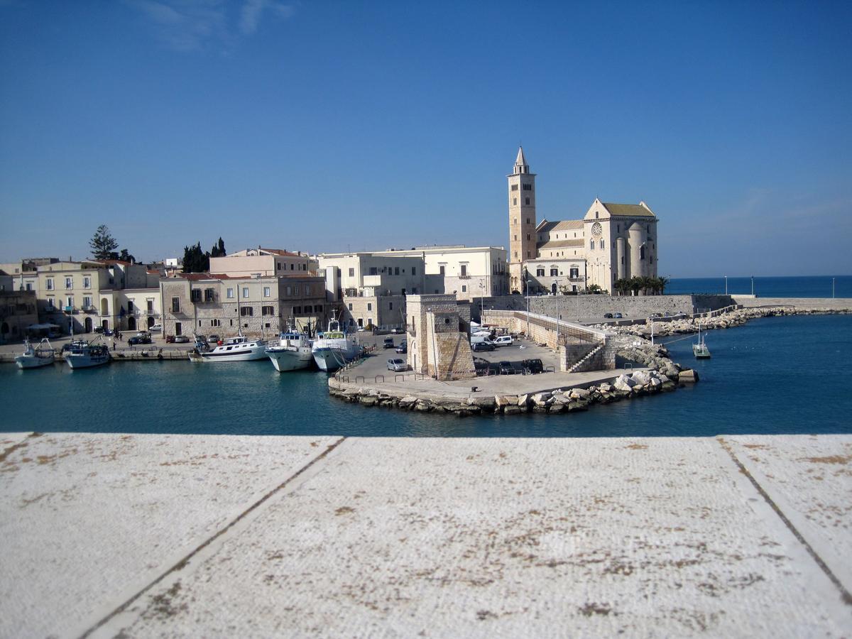 Borgo Marsala Bed and Breakfast Trani Exteriör bild