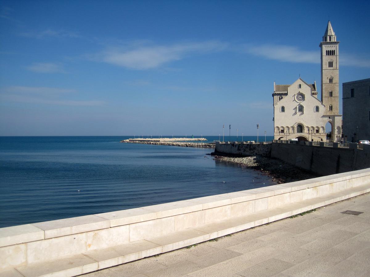 Borgo Marsala Bed and Breakfast Trani Exteriör bild